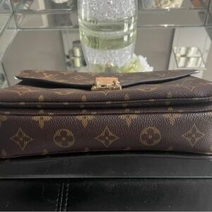 Louis Vuitton poshette Métis bag